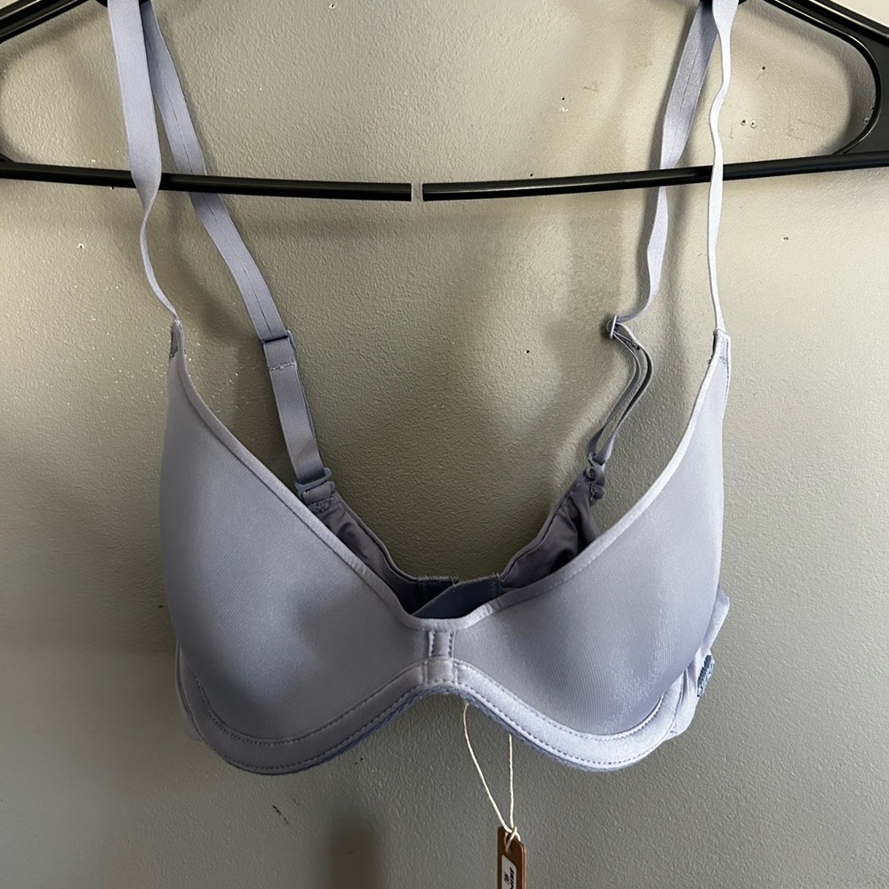 Skims Weightless Scoop Bra